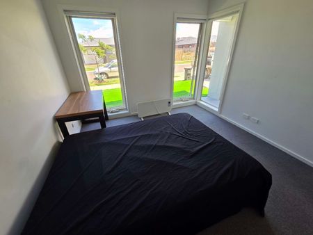 Wyndham Vale - Photo 3