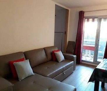 GOLFE JUAN - DEUX PIECES MEUBLEES AVEC UNE TERRASSE ET PARKING - Photo 2