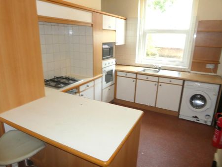 5 bedroom semi-detached house to rent - Photo 5