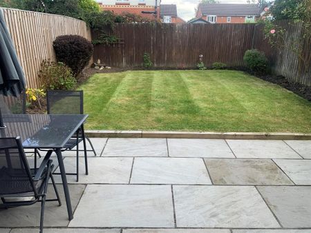 2 bedroom semi-detached house to rent - Photo 5