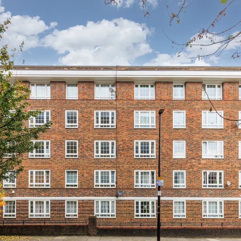 4 bedroom flat in Boyd Street - Photo 1