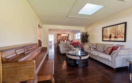 For Lease - 1034 Fredonia Drive, Mississauga, Ontario - Photo 2