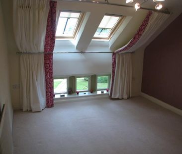 2 bedroom mews to rent - Photo 4