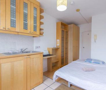 Studio to rent - Photo 4