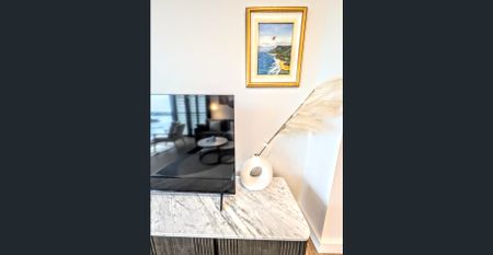 Fully furnished superb two bed apartment with amazing harbour view (Flexible lease term from 3 month) - Photo 4