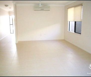 Quiet home, Royal Palms Estate - Photo 1