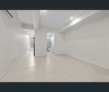2/5 Chartwell Street, Aspley, Qld 4034 - Photo 4