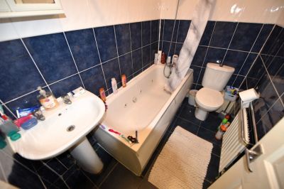 3 bedroom House in Haddon Avenue, Leeds - Photo 1