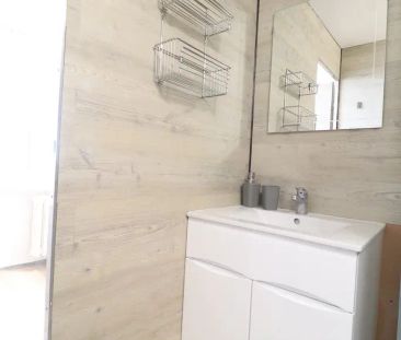 Pronájem rekonstruovaného bytu 2+1 s lodžií, 66 m - Fotografie 2