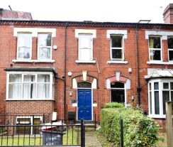 6 bedroom Flat in Brudenell Road, Leeds - Photo 3