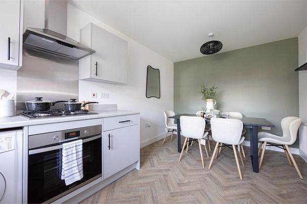 3 bedroom semi-detached house to rent - Photo 1