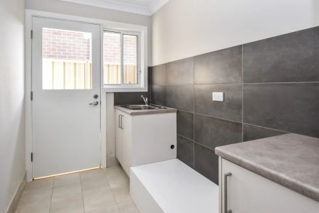 Low Maintenance & Stylish Home - Photo 2