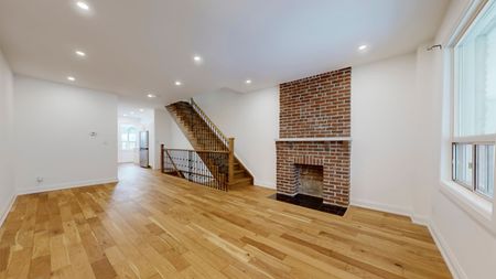 For Lease - 911 Logan Avenue, Toronto, Ontario - Photo 3