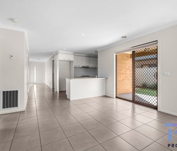 13 Garden Drive, Epsom - Photo 2