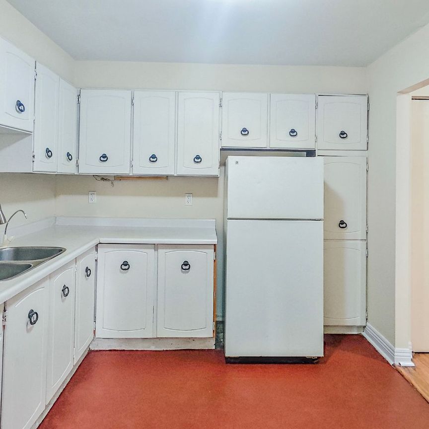 For Lease - 5130A Dundas Street Unit# 2nd Flr, Toronto, Ontario - Photo 1