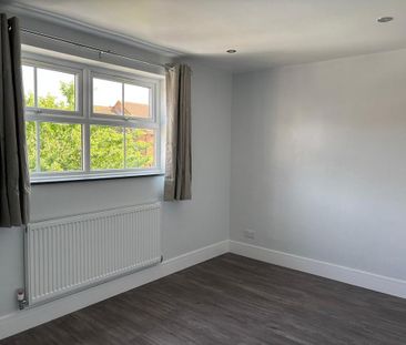 4 bedroom terraced house to rent - Photo 5