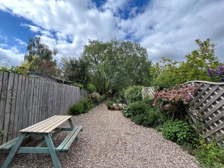 3 bedroom terraced house to rent - Photo 3