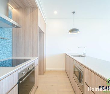 1 Bedroom + Study with view - Photo 3