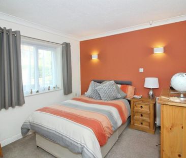 2 bedroom ground floor flat to rent - Photo 4