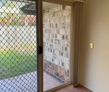 Charming Coastal Living: Rent this Beautiful House in Labrador Today! - Photo 5