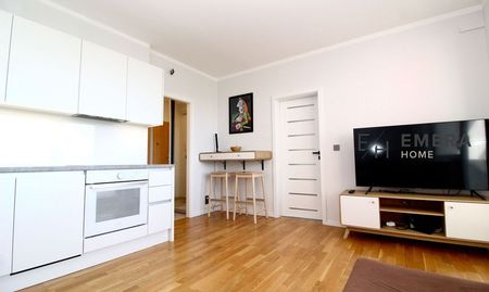 PRENÁJOM- útulný, slnečný 2 izbový byt s veľkou lodžiou Námestie Hraničiarov, Petržalka - Photo 2