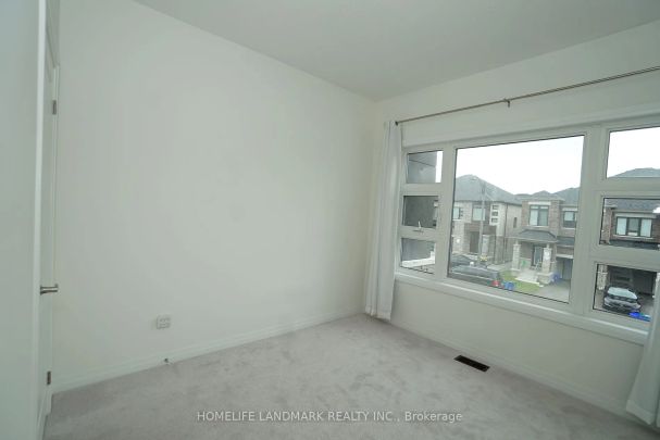 Condo Townhouse For Lease | N9246880 - Photo 1