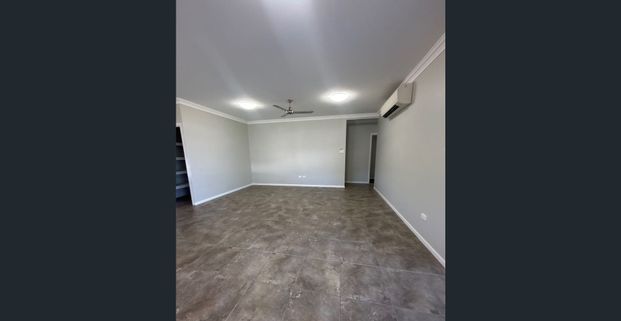 Modern 4-Bedroom Home with Study - Photo 1