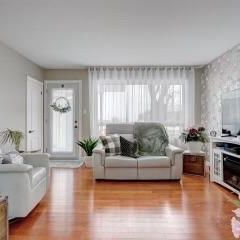 Maison à louer Saint-Hyacinthe 1 Avril 2026 Très grand terrain - Photo 1