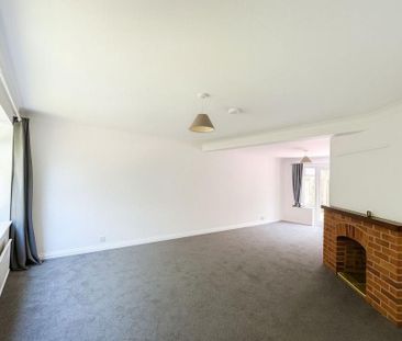 3 bedroom detached house to rent - Photo 2