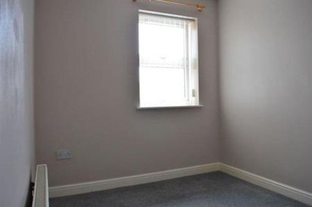 3 bedroom link detached house to rent - Photo 3