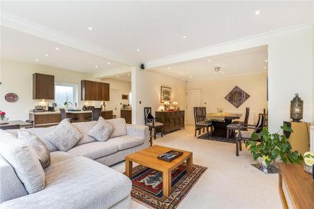 4 bedroom detached house to rent - Photo 3