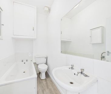 Studio to rent - Photo 6