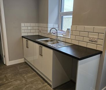 3 bedroom terraced house to rent - Photo 6