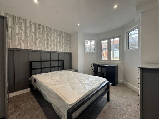 Room 5, Angerstein Road, Portsmouth - Photo 1