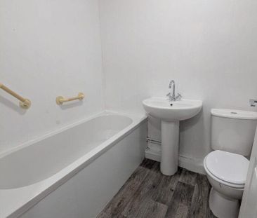 2 bedroom terraced house to rent - Photo 1