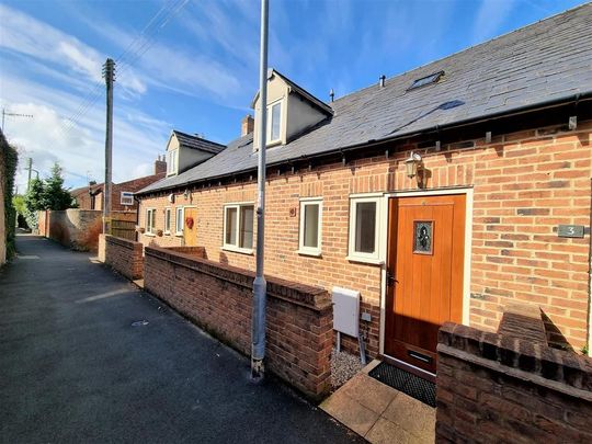 3 bedroom terraced house to rent - Photo 1