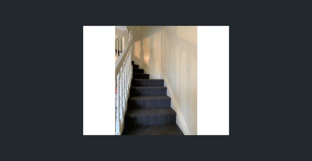 SEA VIEWS - GREAT LOCATION - Photo 1