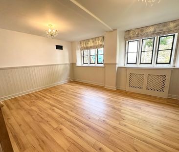 The Street, Chippenham, Grittleton - Photo 3