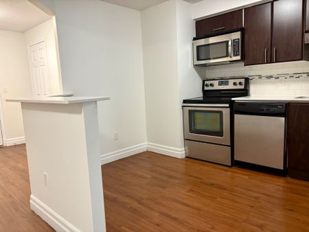 For Lease - 675 RICHMOND Street Unit# 504, London East, Ontario - Photo 4