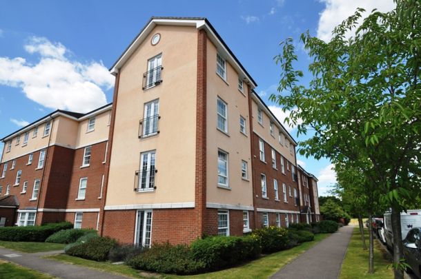 2 bedroom Apartment - MERRIFIELD COURT, WELWYN GARDEN CITY. - Photo 1