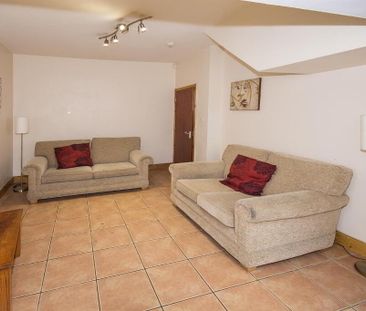 Room 5, 185 Dunluce Avenue, Belfast, BT9 7AX - Photo 1