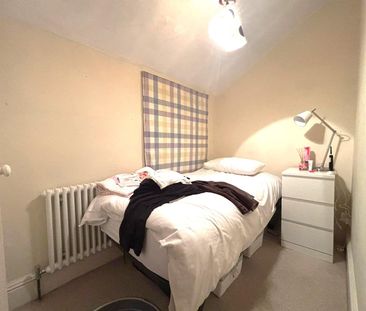 3 bedroom house - semi-detached - Photo 5