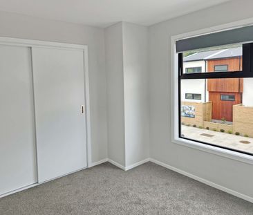 Wainuiomata Townhouse - Photo 3