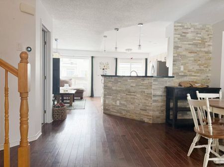 For Lease - 330 Applecross Crescent, Kanata, Ontario - Photo 2