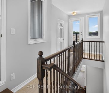 1440 Hemlock Modern 3 Storey End Unit Townhome (3 Bed, 2.5 Bath) - Photo 4