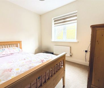 Starlings Roost, Bracknell, Berkshire, RG12 - Photo 1