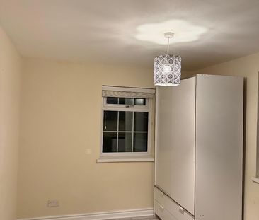 Room in a Shared House, Wetherby Road, LS17 - Photo 2