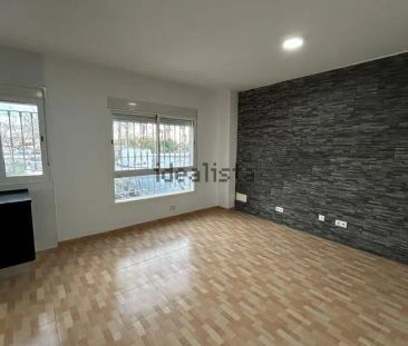 Alquiler de piso en Calle Luis Cernuda - Photo 1