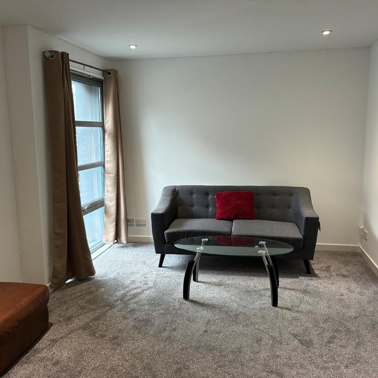 2 bedroom flat to rent - Photo 1