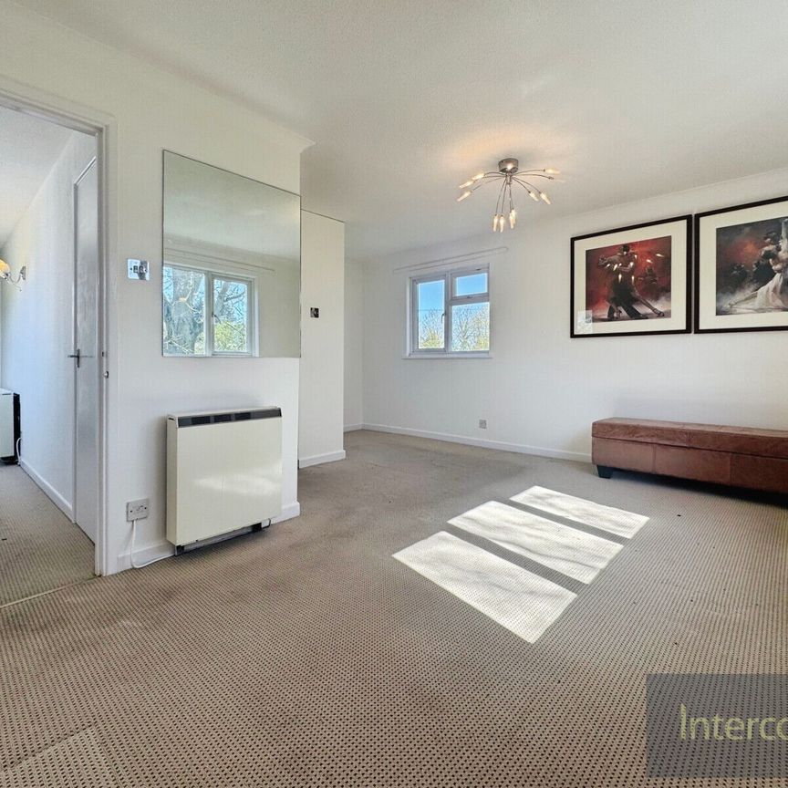 Little Walden, CB10, Saffron Walden - Photo 1